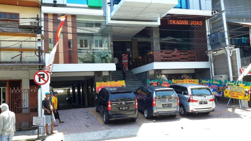 Biz Hotel City Center อัมบอน ภายนอก รูปภาพ
