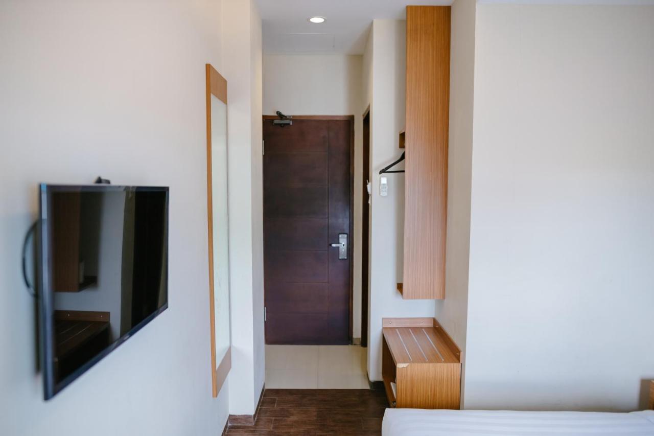 Biz Hotel City Center อัมบอน ภายนอก รูปภาพ
