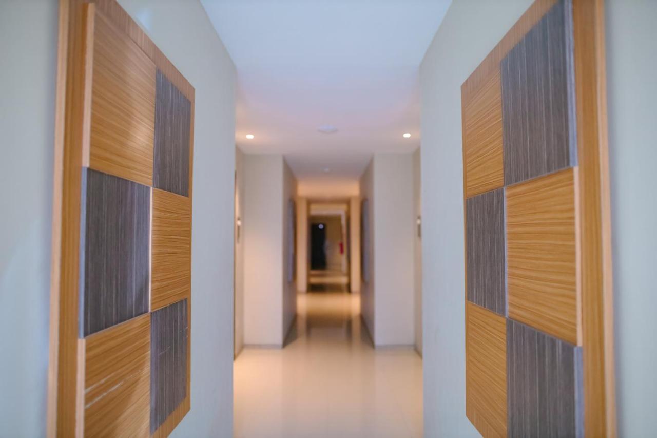 Biz Hotel City Center อัมบอน ภายนอก รูปภาพ