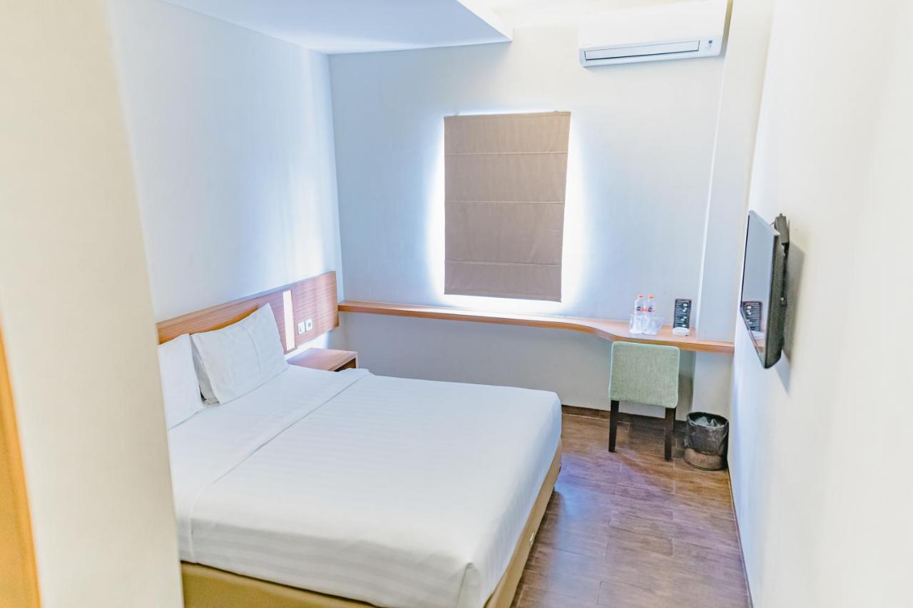 Biz Hotel City Center อัมบอน ภายนอก รูปภาพ