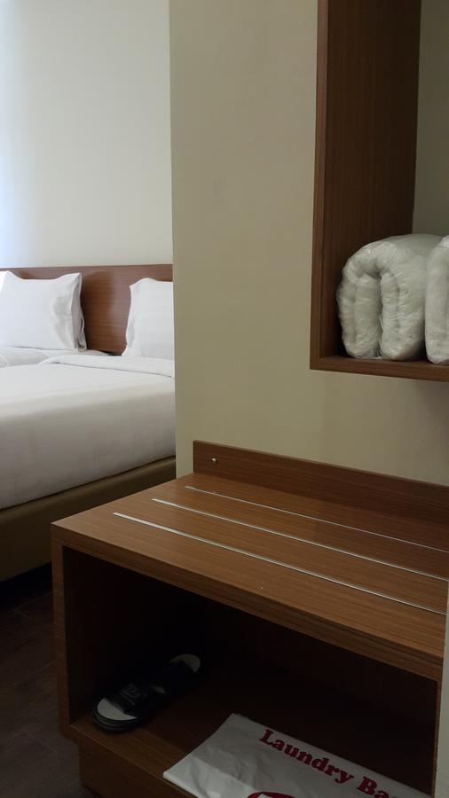 Biz Hotel City Center อัมบอน ภายนอก รูปภาพ