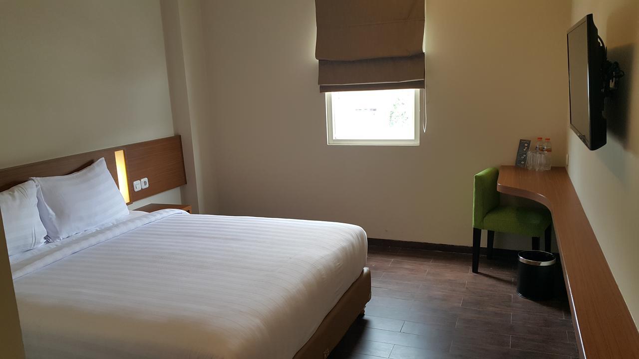 Biz Hotel City Center อัมบอน ภายนอก รูปภาพ