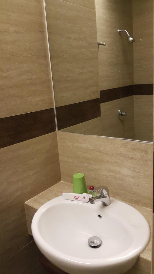 Biz Hotel City Center อัมบอน ภายนอก รูปภาพ