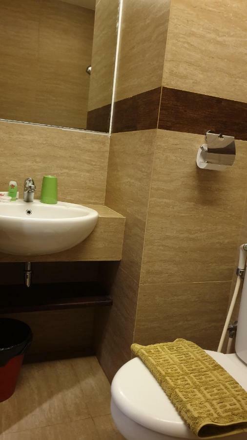 Biz Hotel City Center อัมบอน ภายนอก รูปภาพ